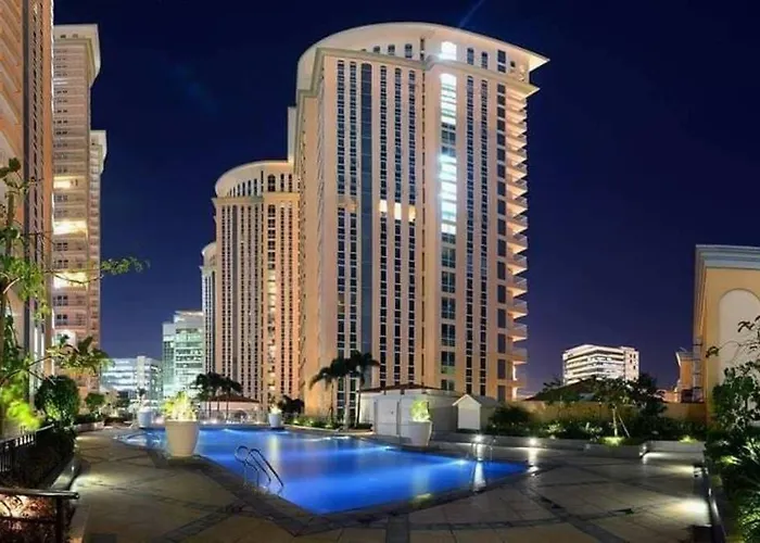 A2J Luxury 1Br Balcony Suite Near Venice Mall Bgc