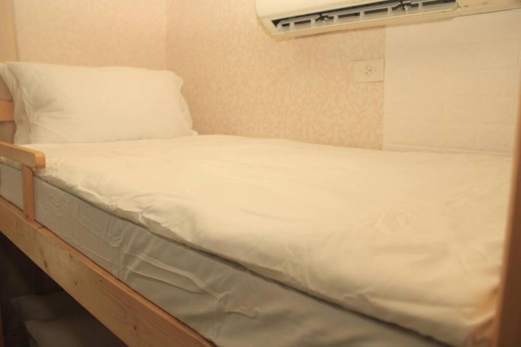 A2j Luxury 1br Balcony Near Venice Mall Bgc Apartment *