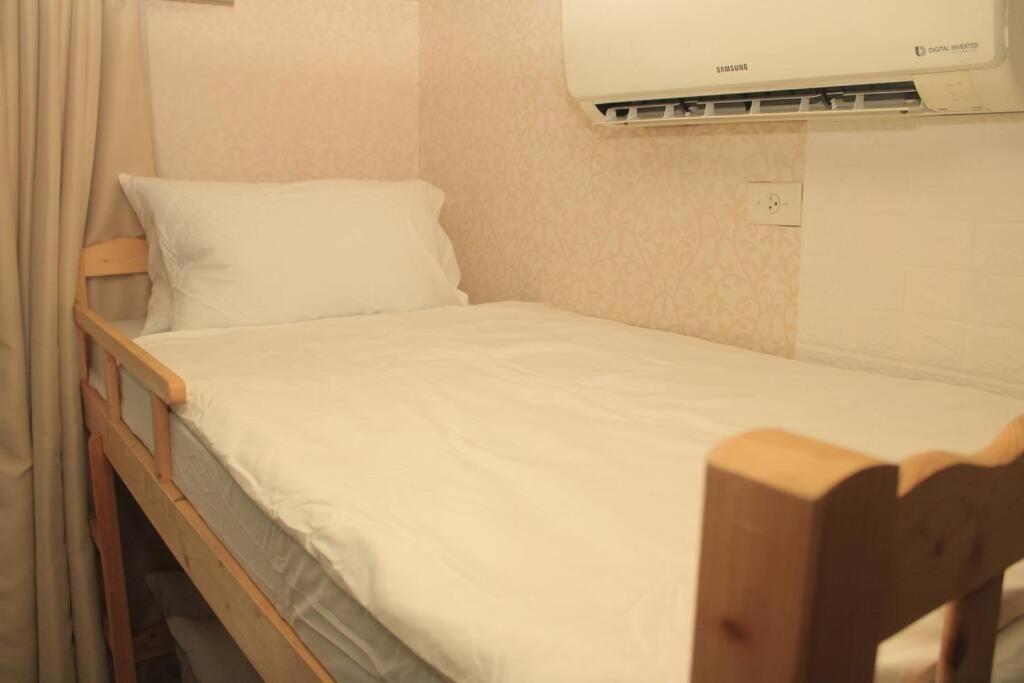 A2j Luxury 1br Balcony Near Venice Mall Bgc Apartment