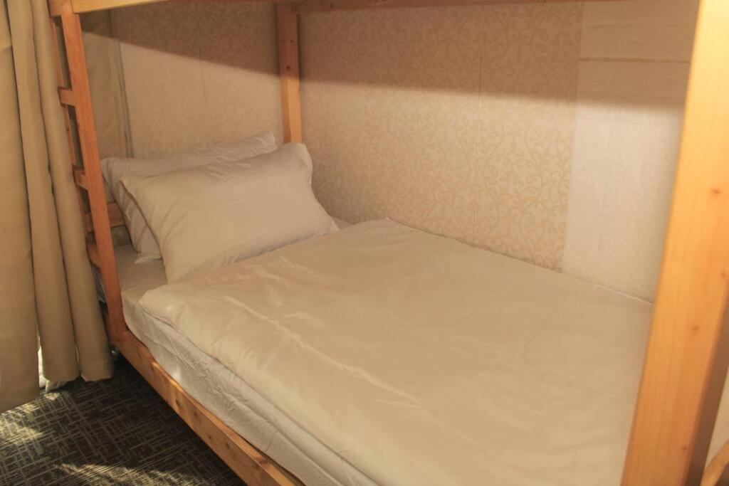 A2j Luxury 1br Balcony Near Venice Mall Bgc * Manila