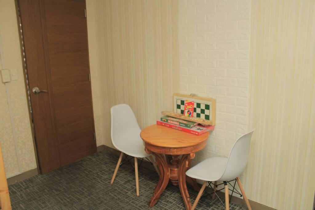 A2j Luxury 1br Balcony Near Venice Mall Bgc * Manila