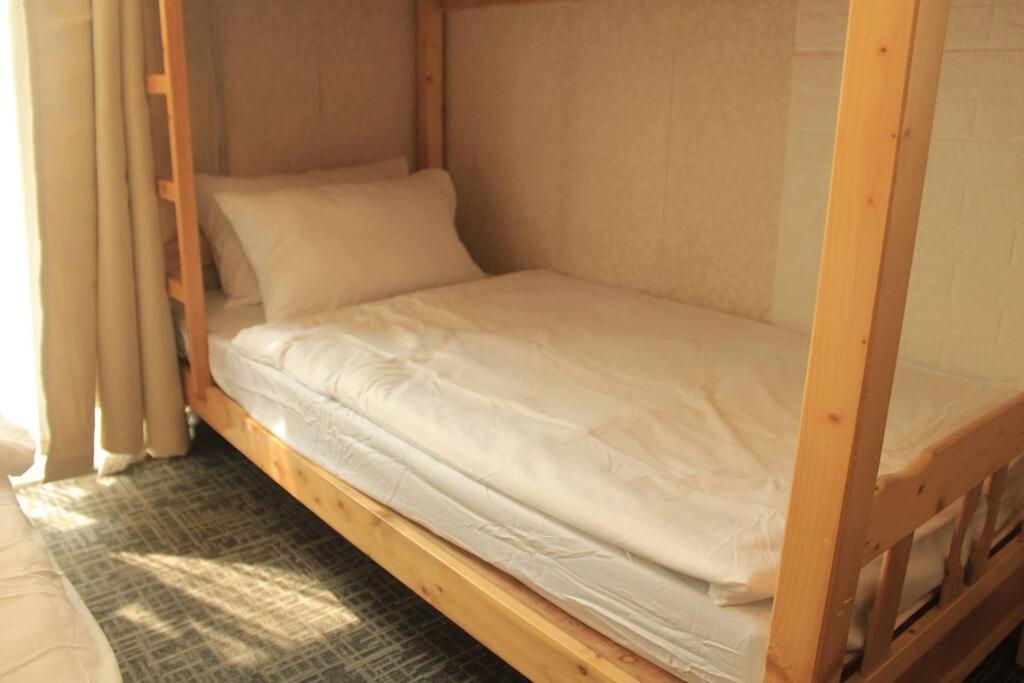 A2j Luxury 1br Balcony Near Venice Mall Bgc