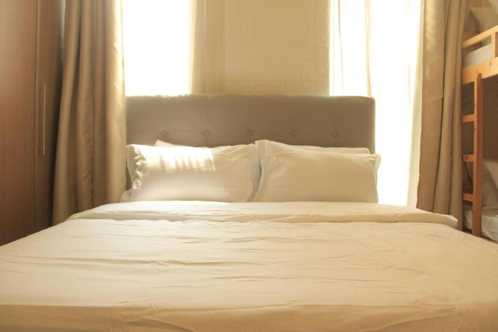 Apartment A2j Luxury 1br Balcony Near Venice Mall Bgc *